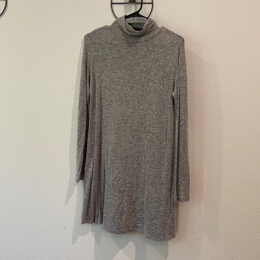 Long sleeve gray dress